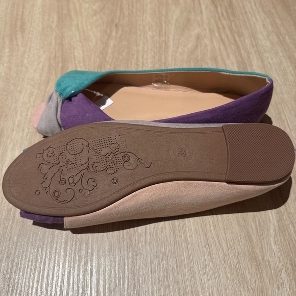 Shoes - Picture 2 of 5